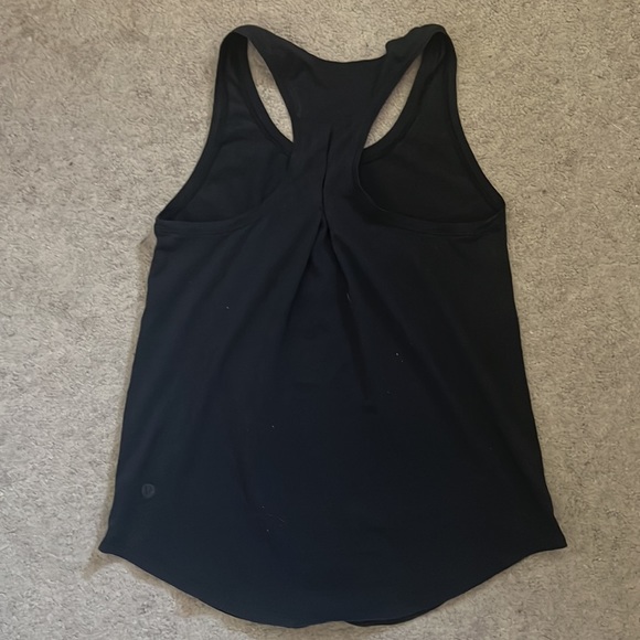 LIKE NEW Lululemon Tank l Size 4 - Picture 3 of 4